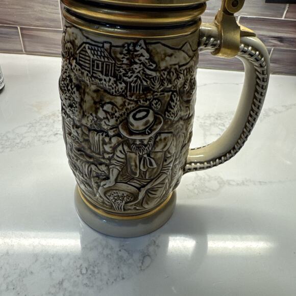 Vintage 1987 AVON Ceramic THE GOLD RUSH Handled Lidded 3-D BEER STEIN Mug - Picture 5 of 9